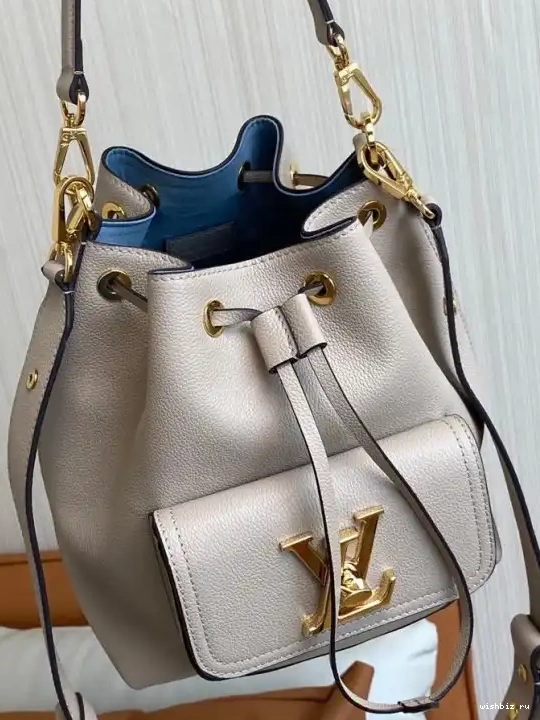 WIS VUITTON BUCKET LOUIS LOCKME 0625